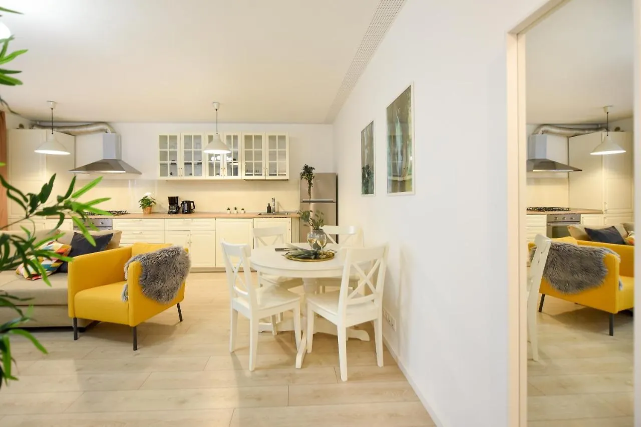 בוקרשט The Comfy Spot - 1 Br-Apartment & Parking Included In North Business Area דירה